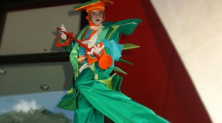 Stelzen Figur